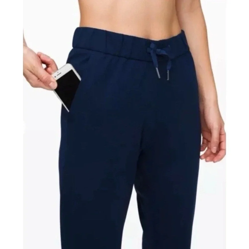 Lululemon Dark Navy Synch Waist Casual Pants Women Size 0
